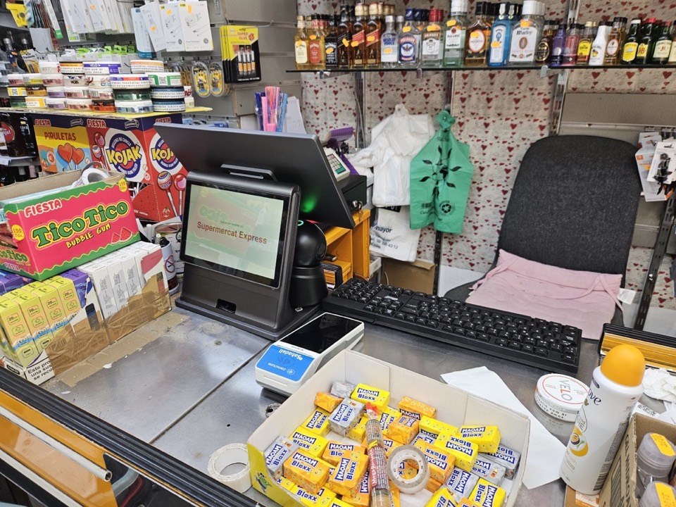 Salut system installed in a store 2